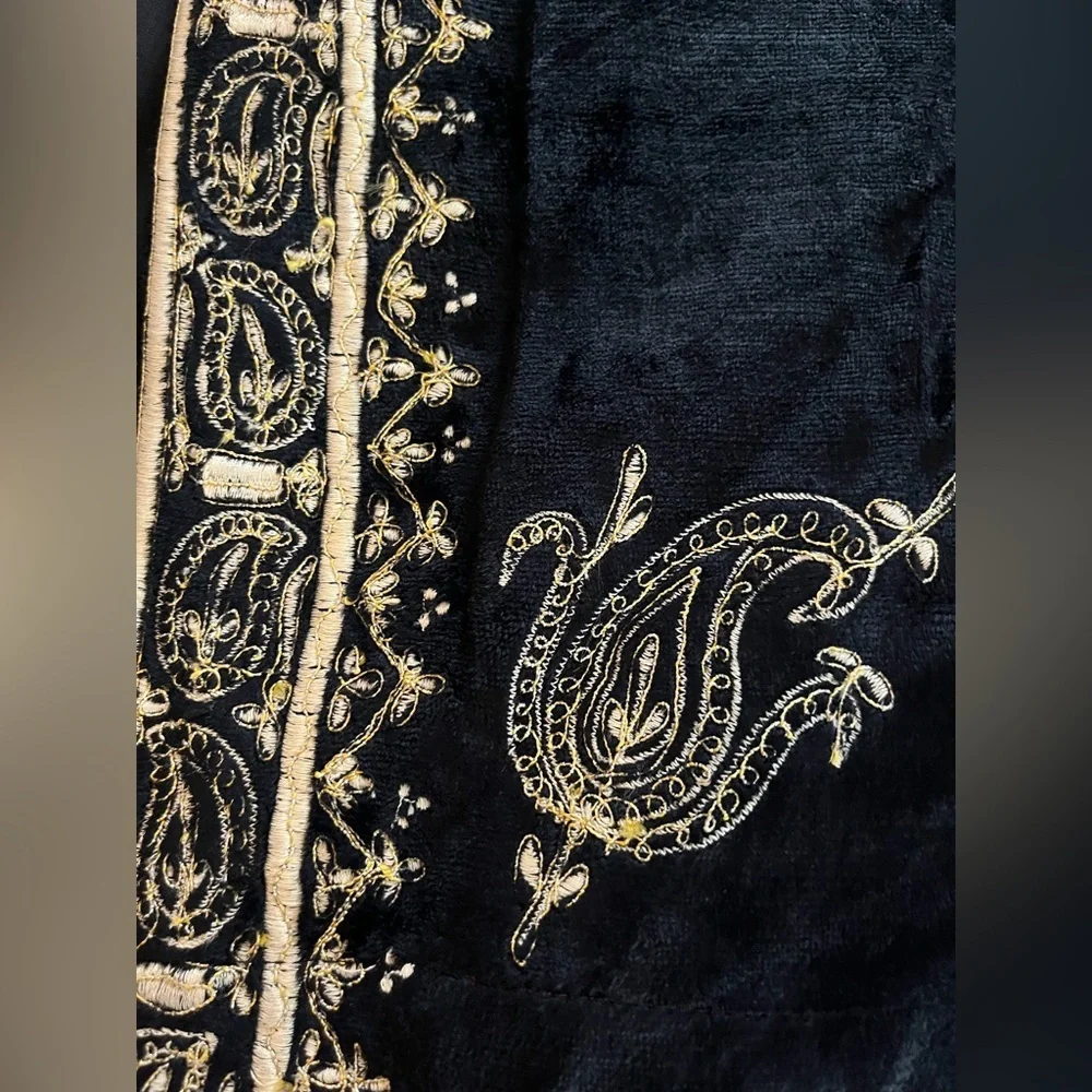 Soft surroundings Elegant Black and Gold Women's Jacket Size Small Runs Large - Picture 11 of 16